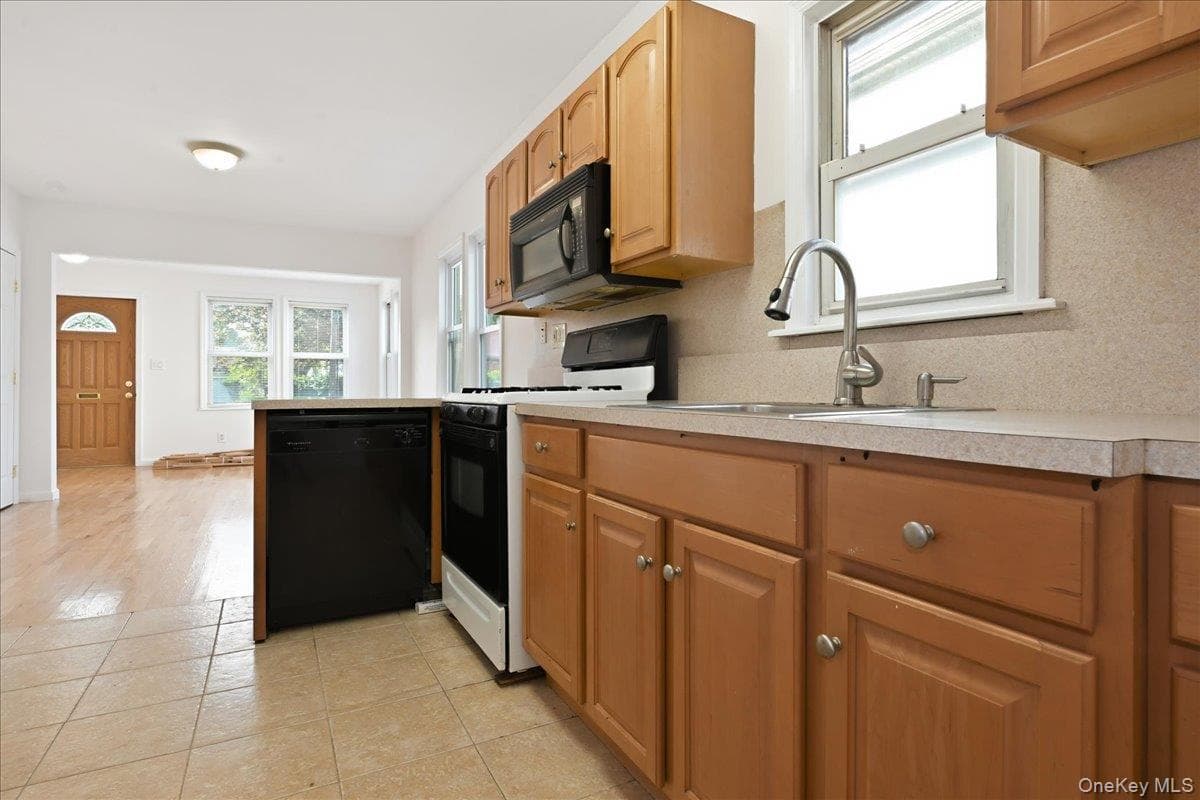 22237 Edmore Avenue thumbnail 8
