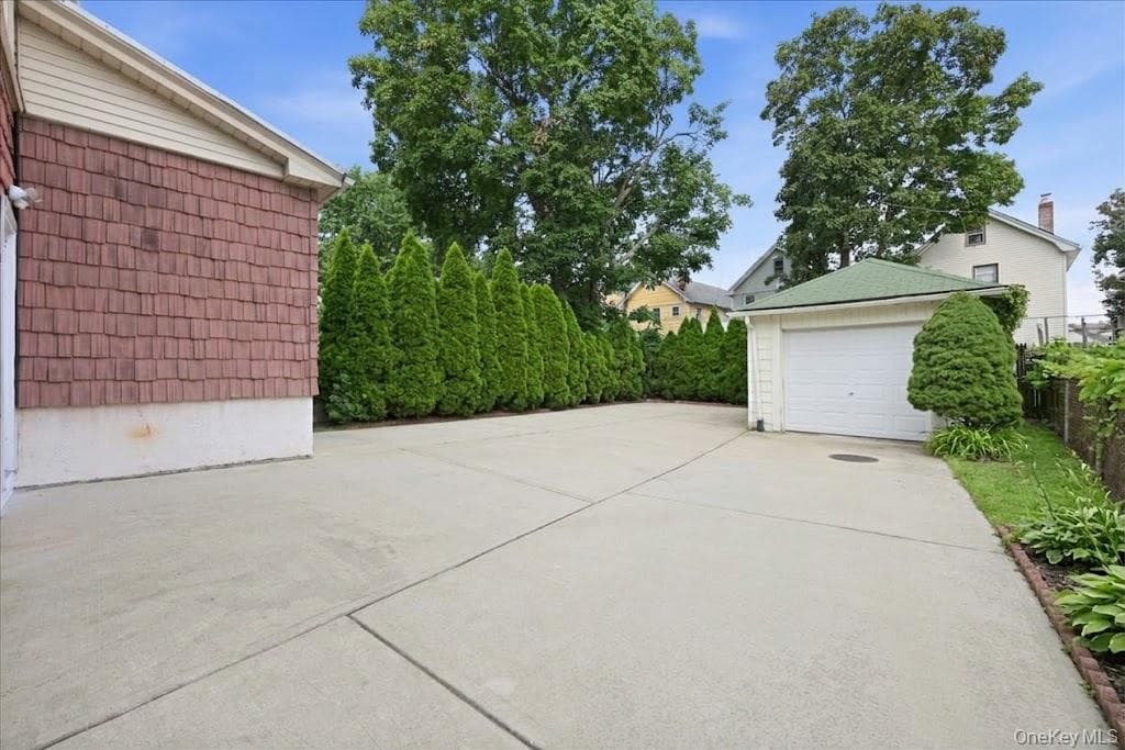 22237 Edmore Avenue thumbnail 25