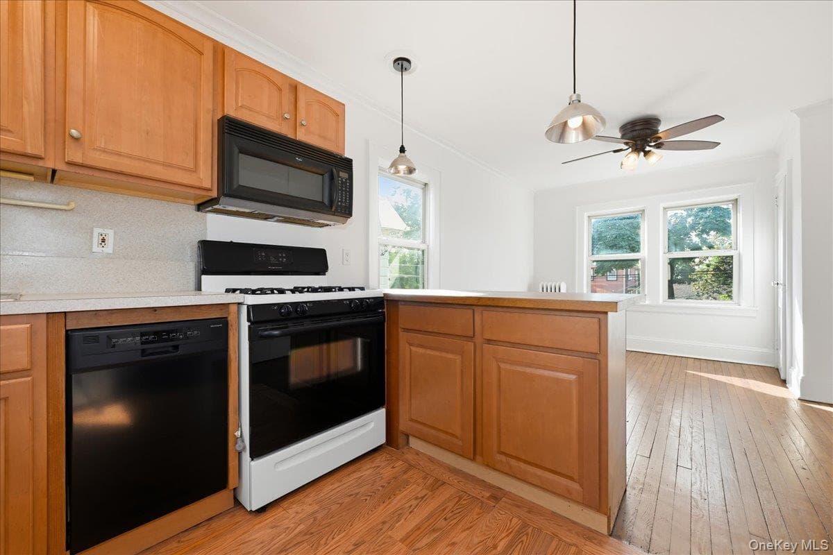 22237 Edmore Avenue thumbnail 15