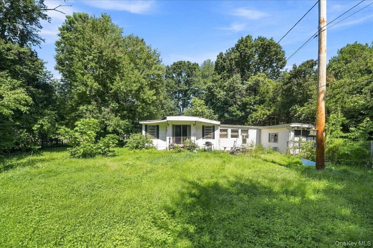 44 Oak Drive photo 1