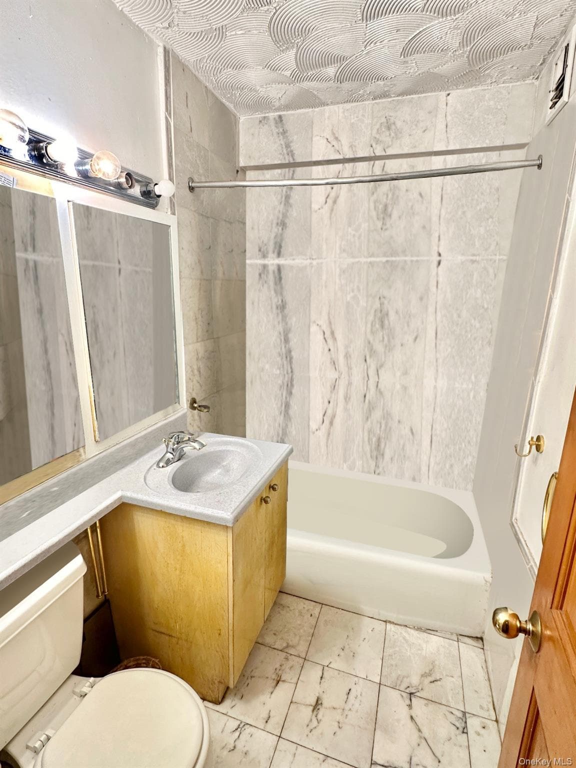 61-20 Grand Central Parkway Unit: C102 thumbnail 6