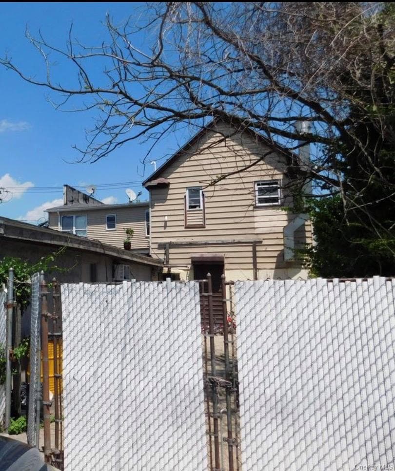 241 Nassau Road thumbnail 6