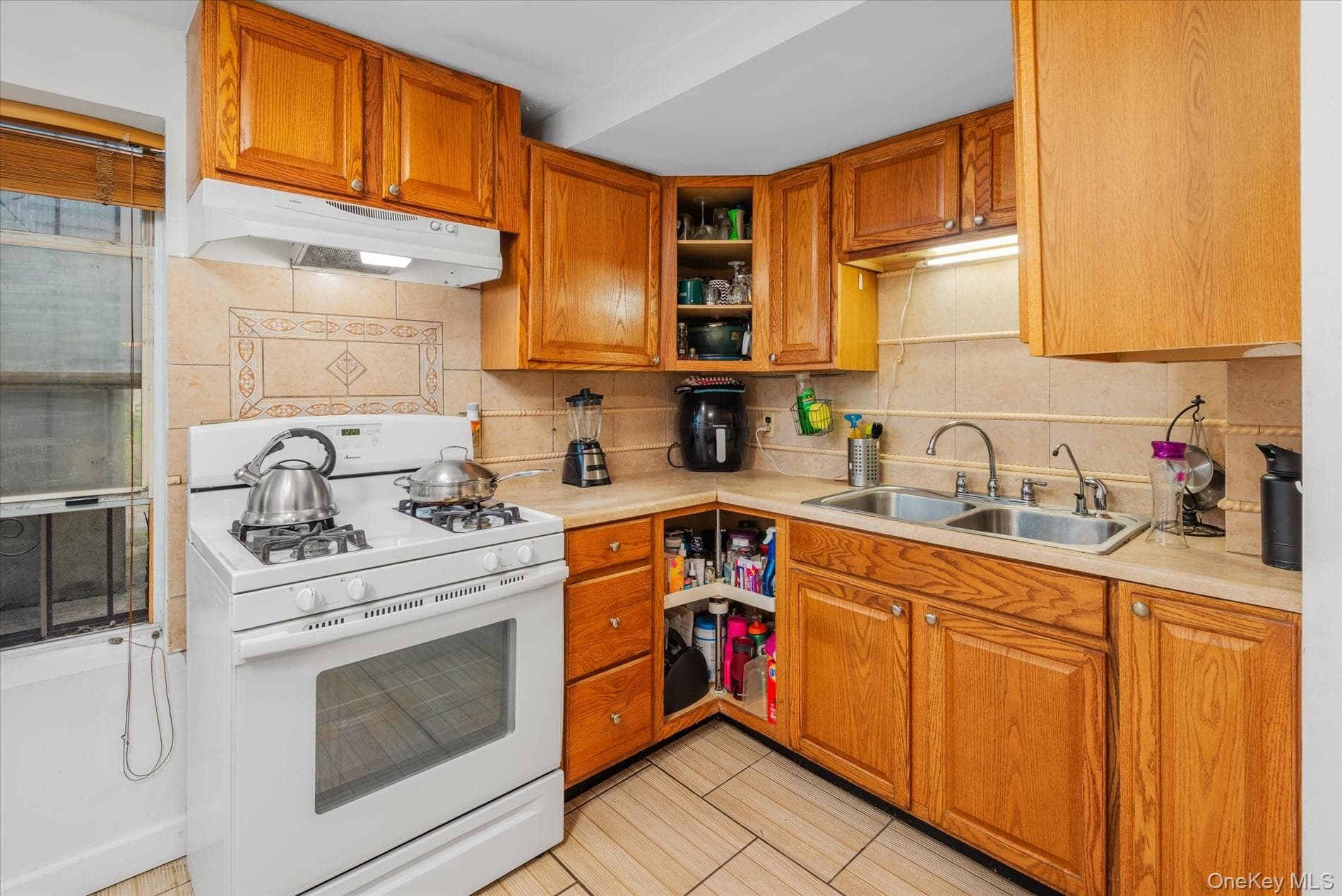 1241 Putnam Avenue thumbnail 10