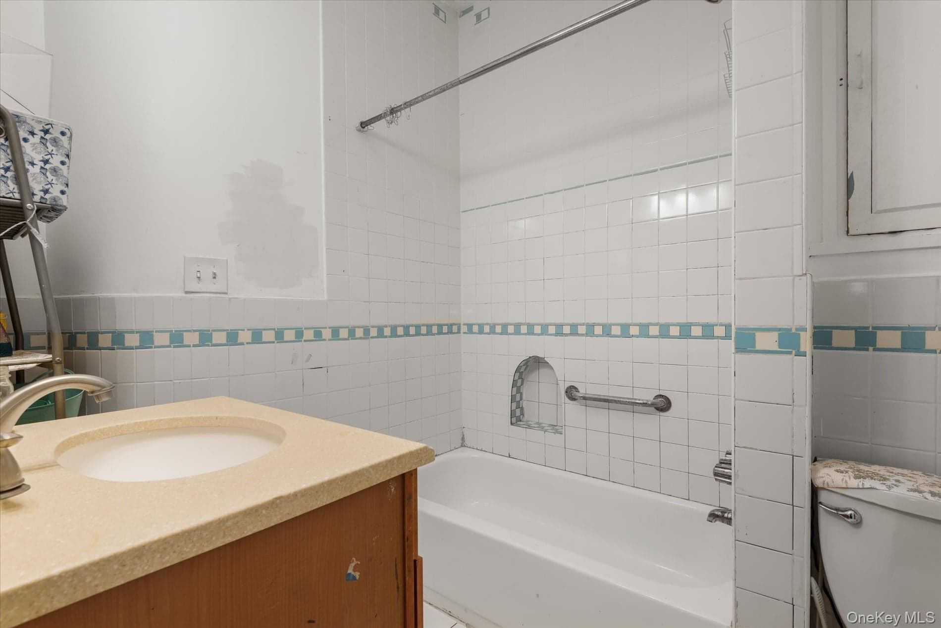 1241 Putnam Avenue thumbnail 17