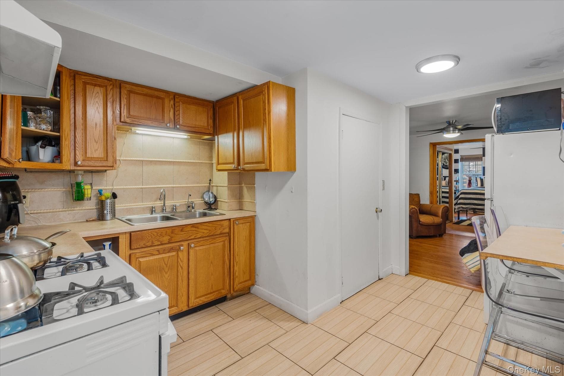 1241 Putnam Avenue thumbnail 11
