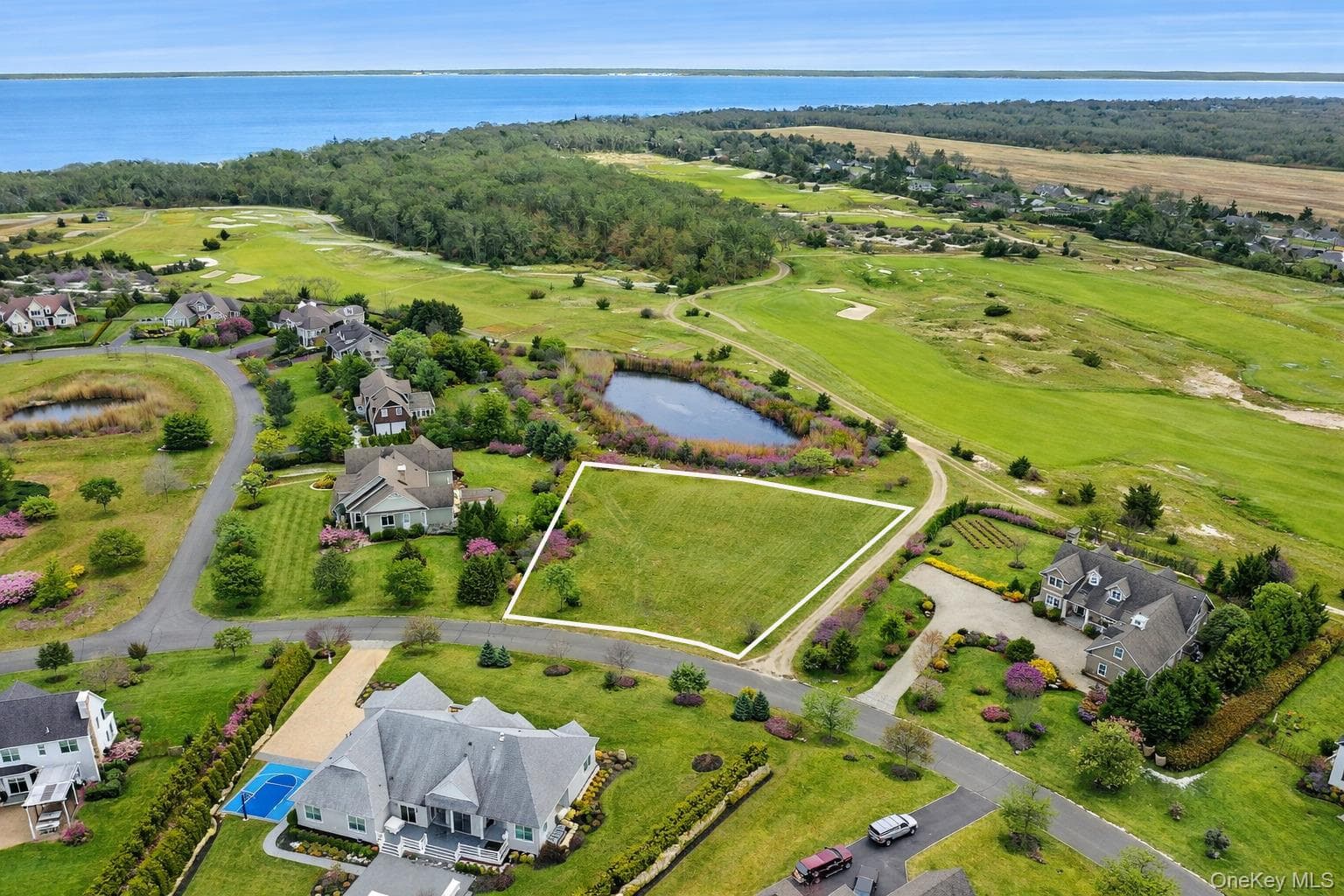 2200 Laurel Trail Trl thumbnail 3