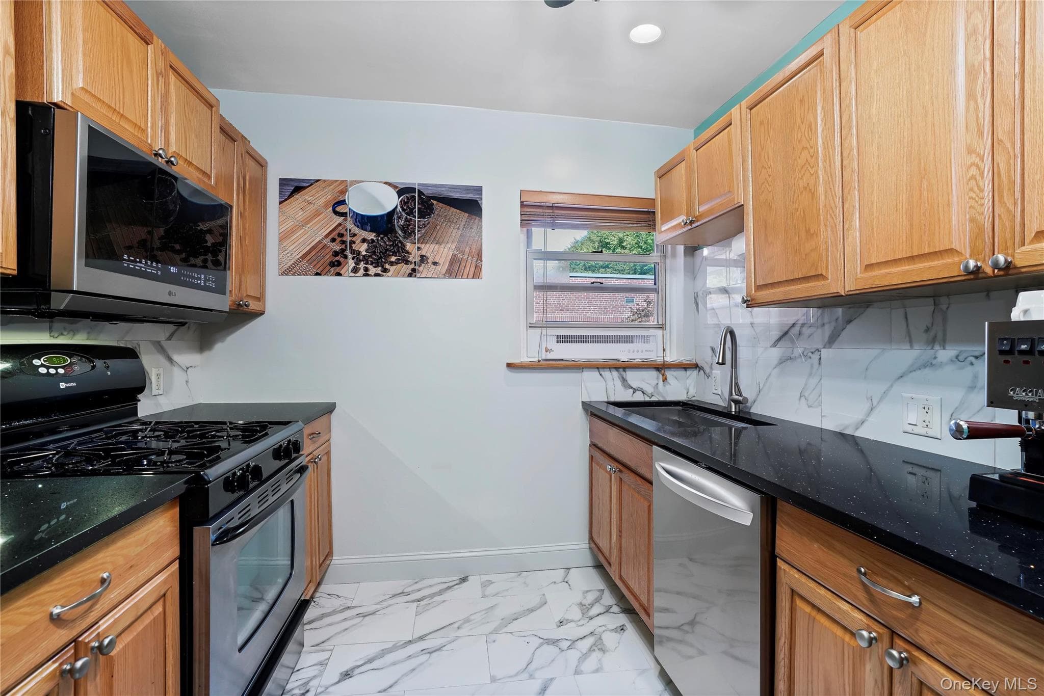 330 S Broadway Unit: D11 thumbnail 5