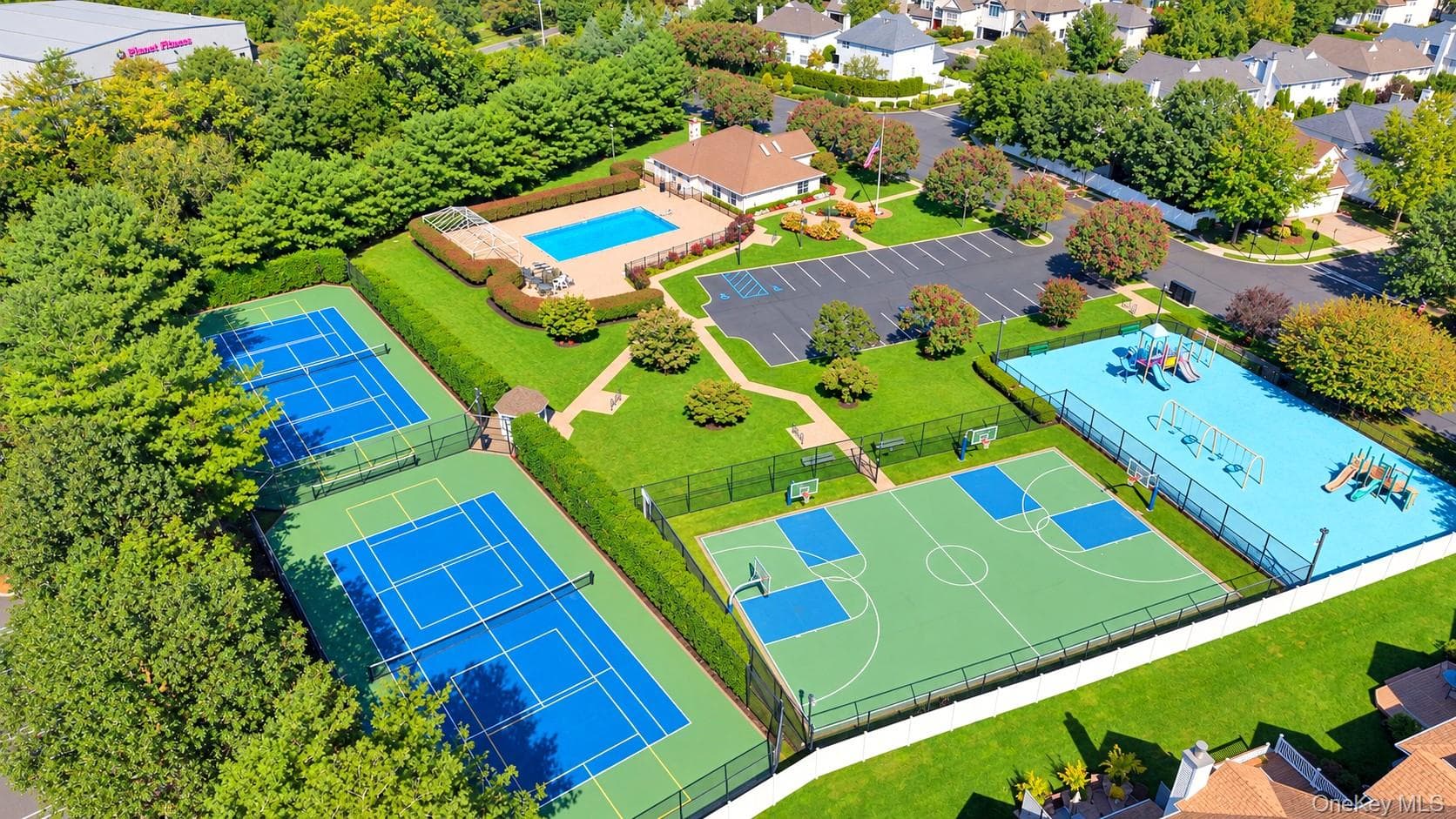 184 Cranberry Court thumbnail 32