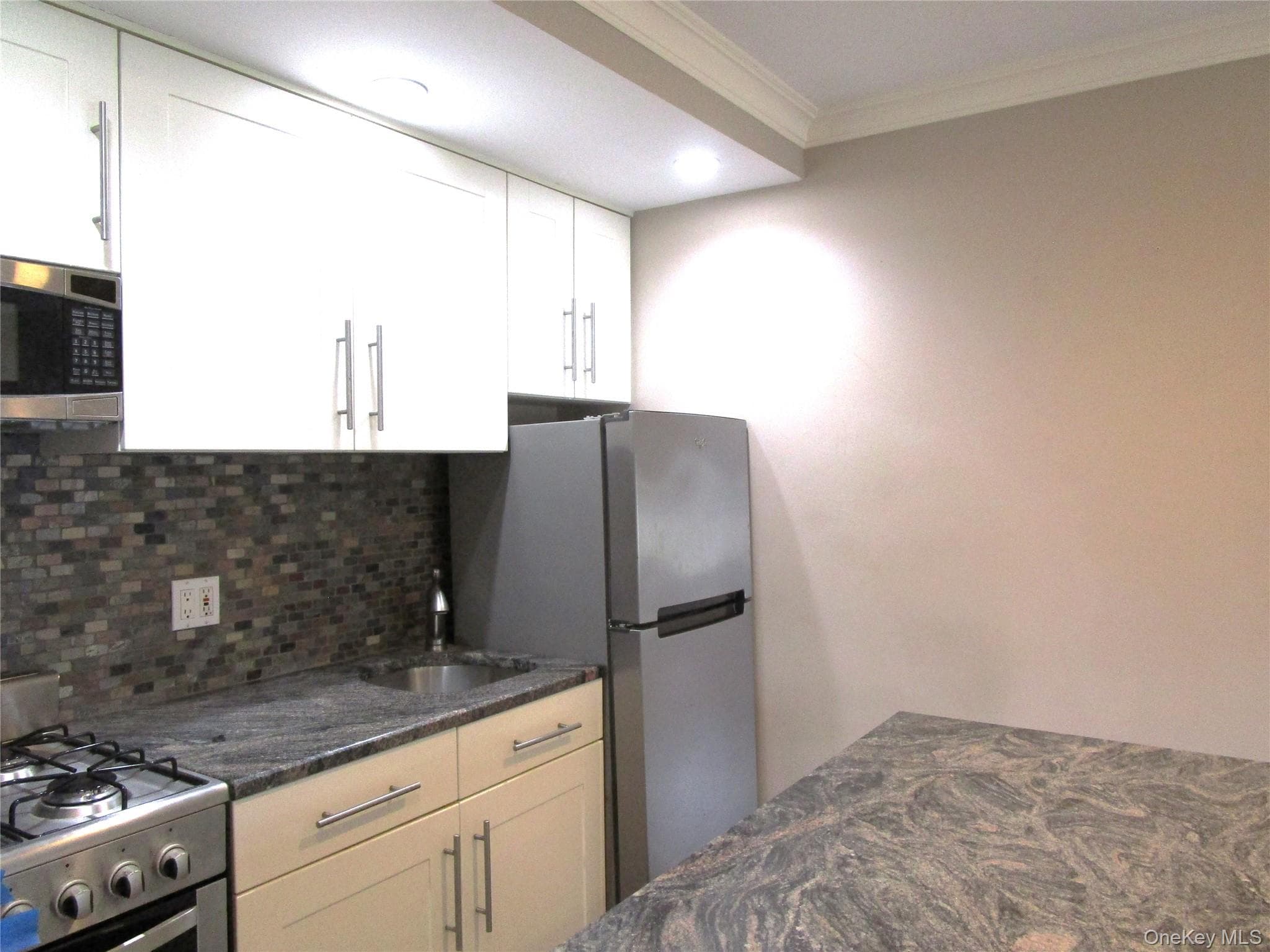 324 Post Avenue Unit: 11-I thumbnail 14