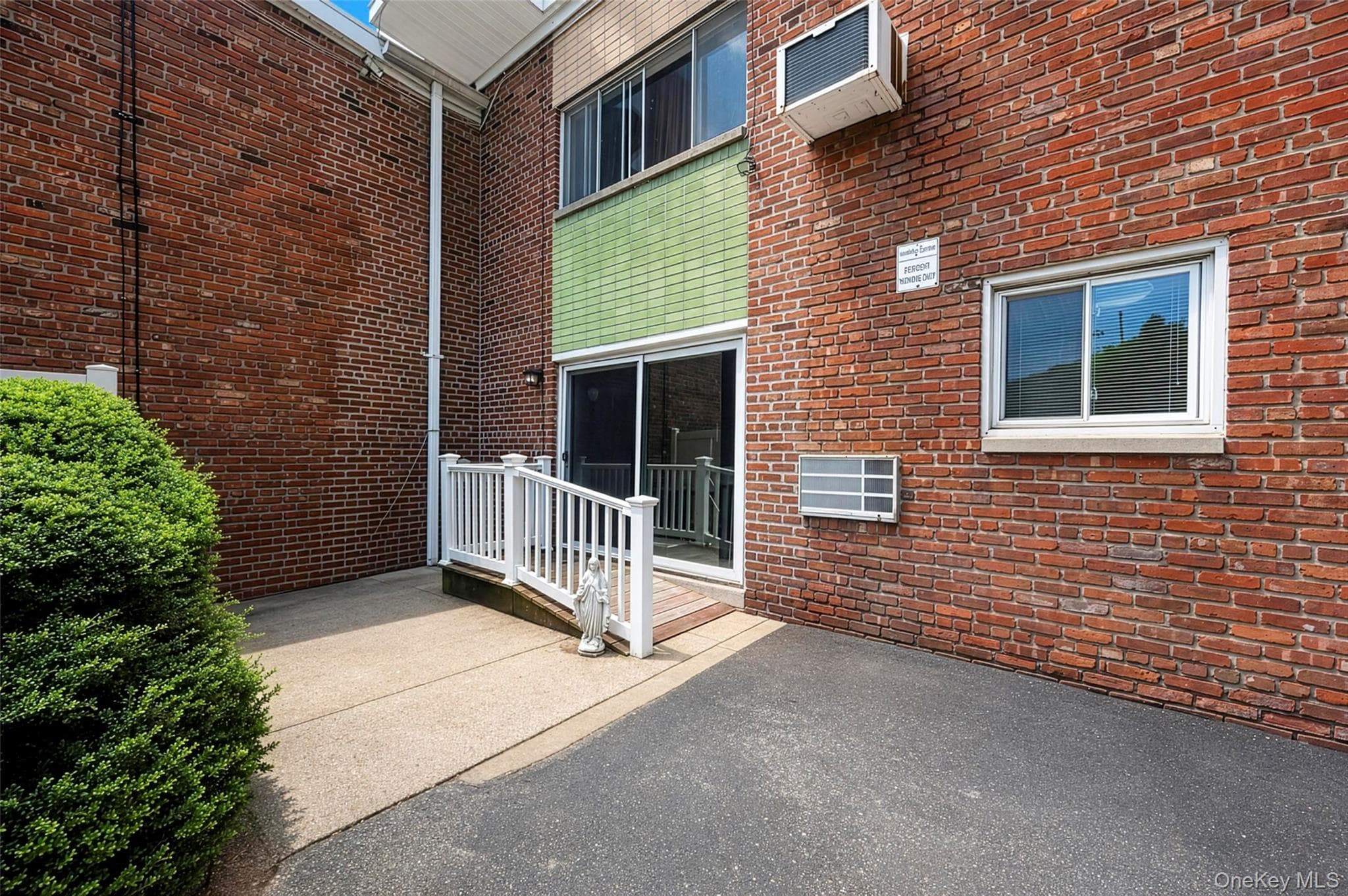 263 N Newbridge Road thumbnail 15