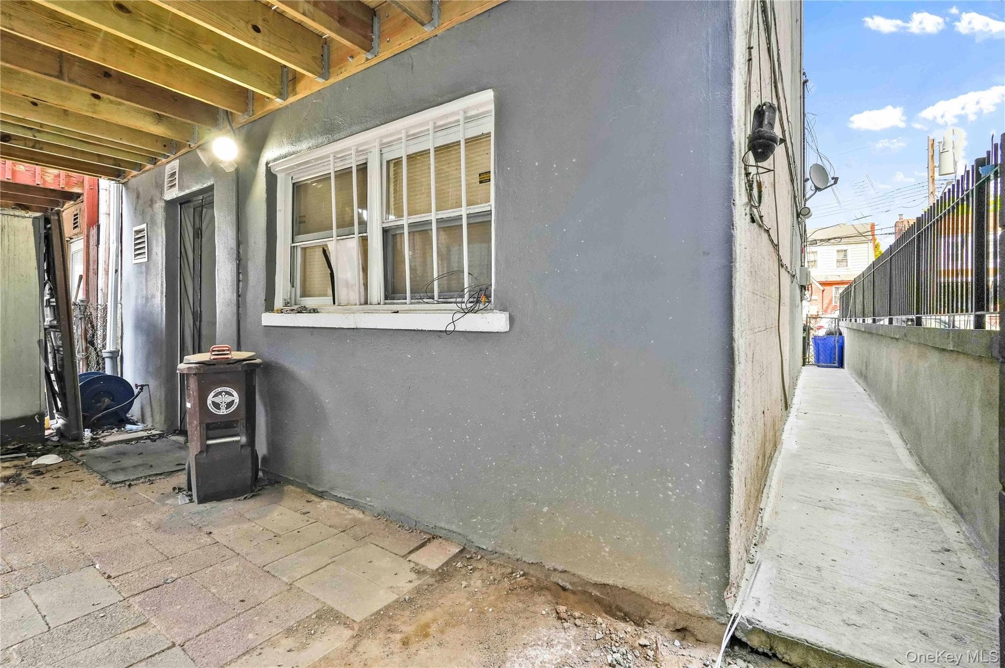 2723 Colden Avenue thumbnail 25