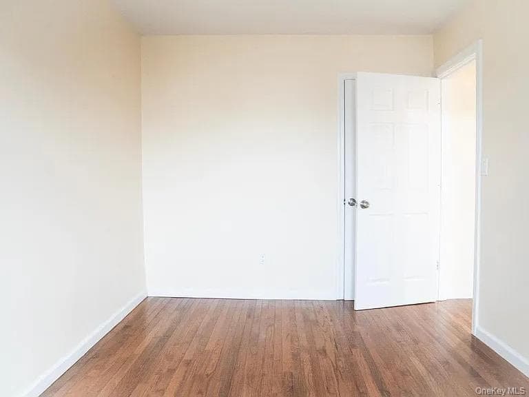 2723 Colden Avenue thumbnail 11