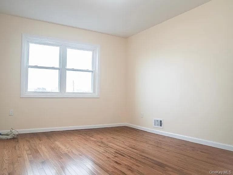 2723 Colden Avenue thumbnail 9