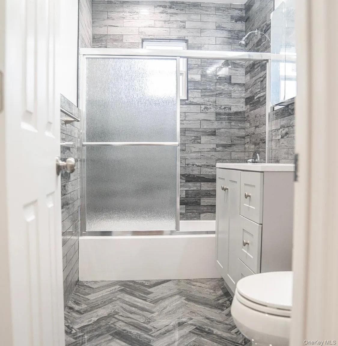 2723 Colden Avenue thumbnail 8