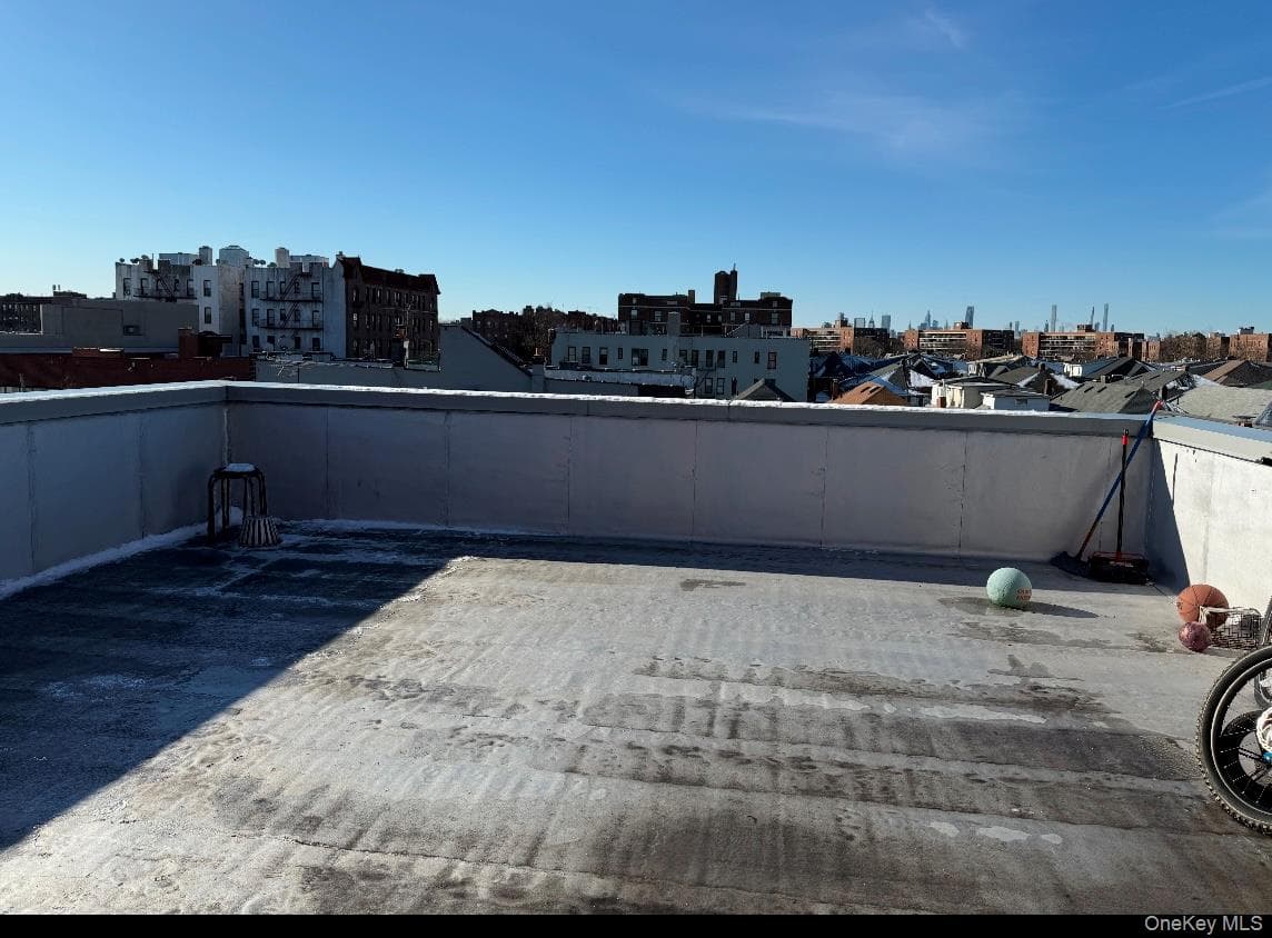 35-50 92 Street thumbnail 35