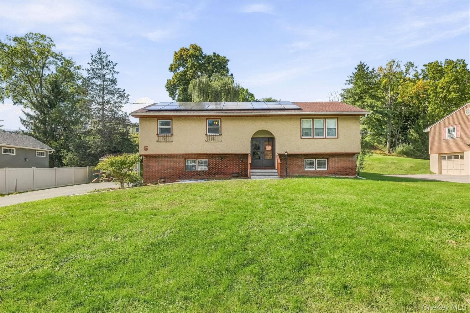 5 Bird Lane, Poughkeepsie