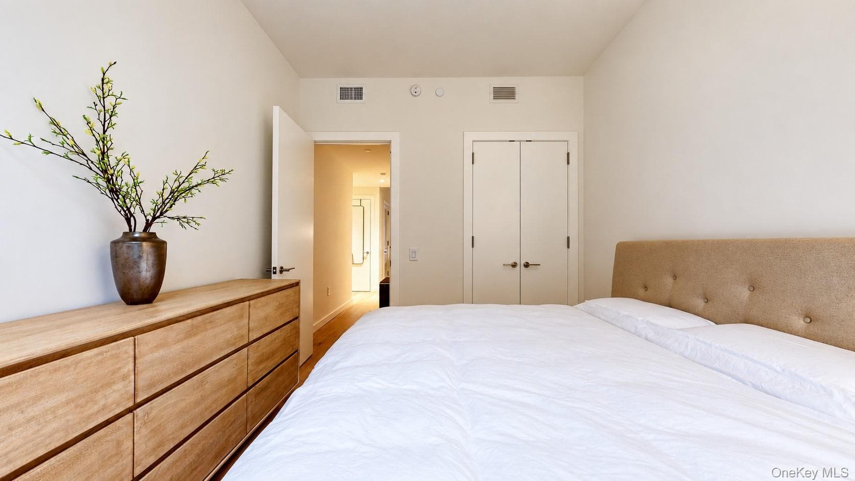 135 E 47th Street Unit: 22F thumbnail 23