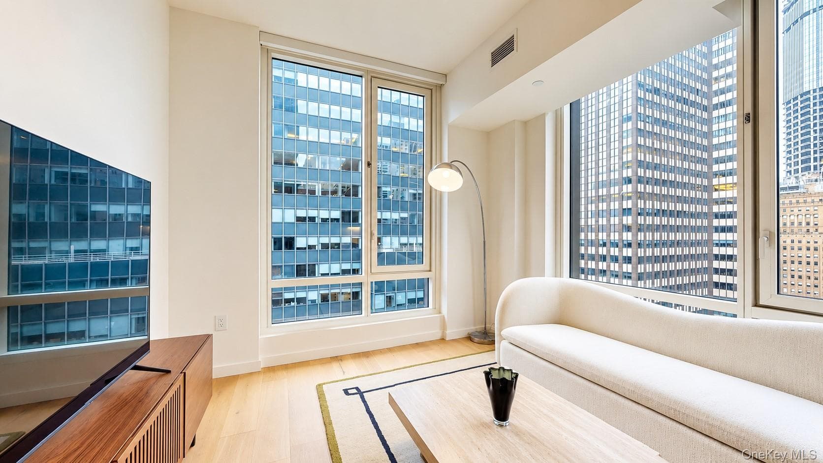 135 E 47th Street Unit: 22F thumbnail 14
