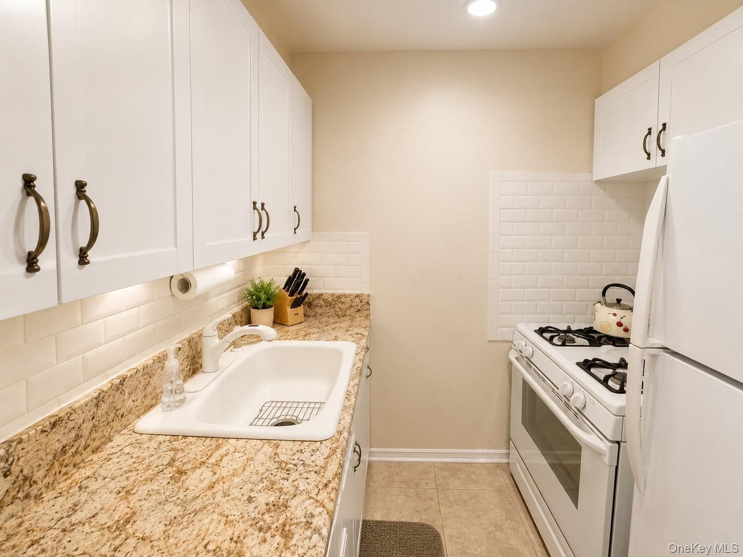 18-15 215th Street Unit: 2L thumbnail 6