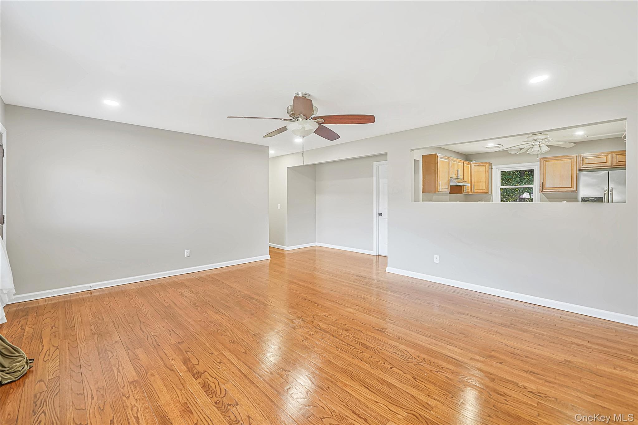 132 Smith Avenue thumbnail 5