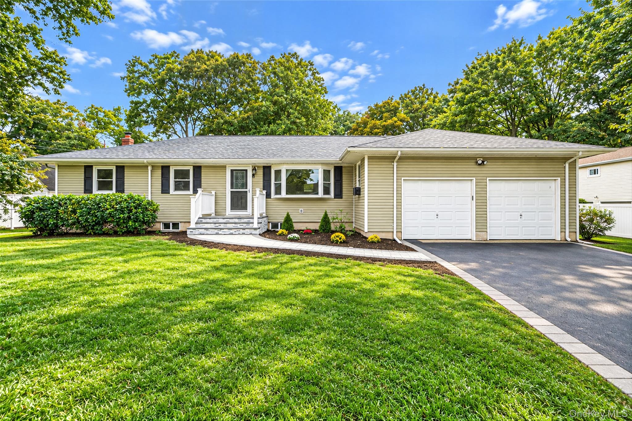 132 Smith Avenue, Holbrook