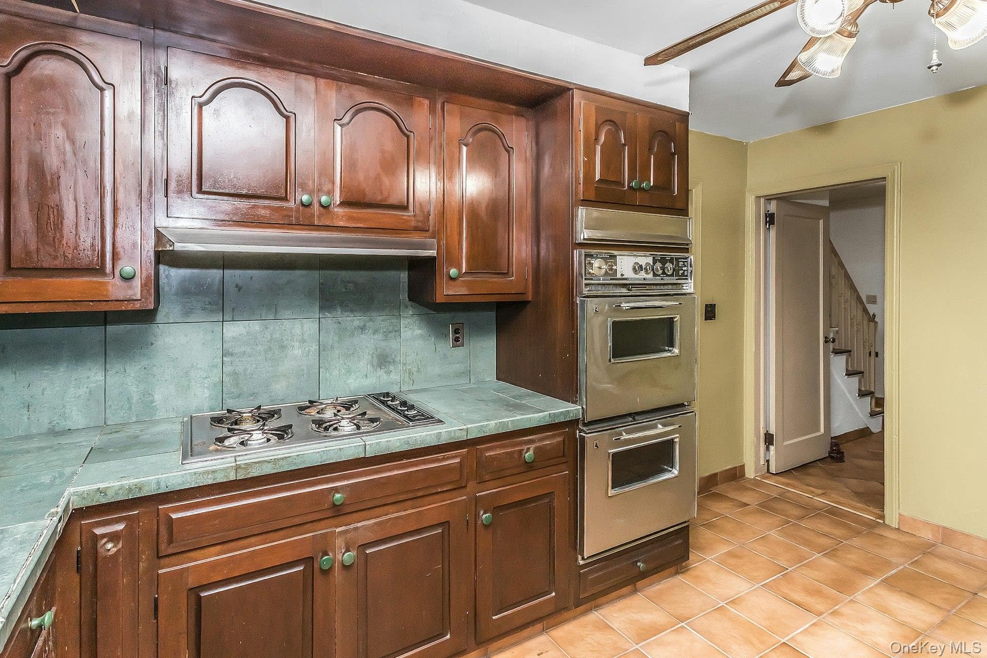 915 Glenwood Road thumbnail 11