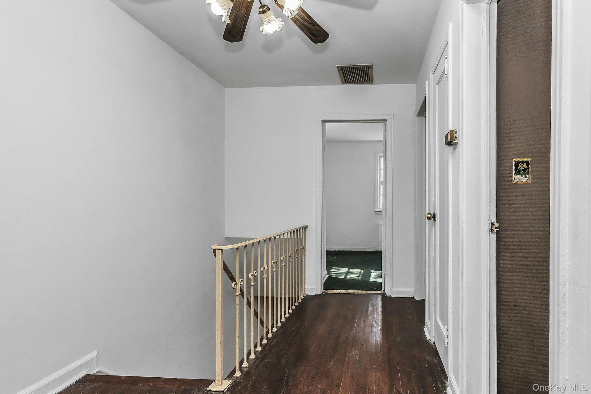 915 Glenwood Road thumbnail 16