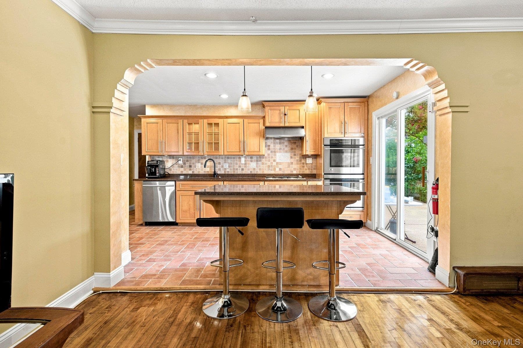 791 Cornwell Avenue thumbnail 12