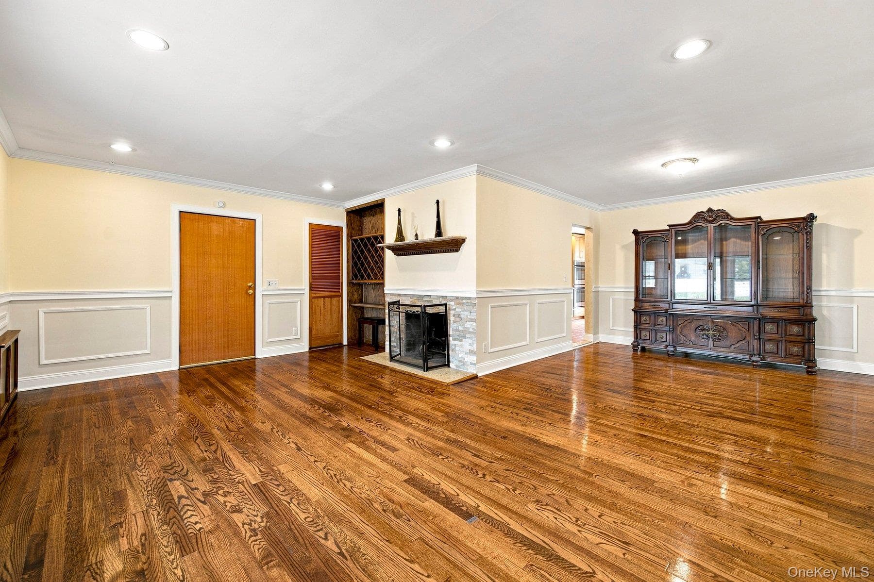 791 Cornwell Avenue thumbnail 10