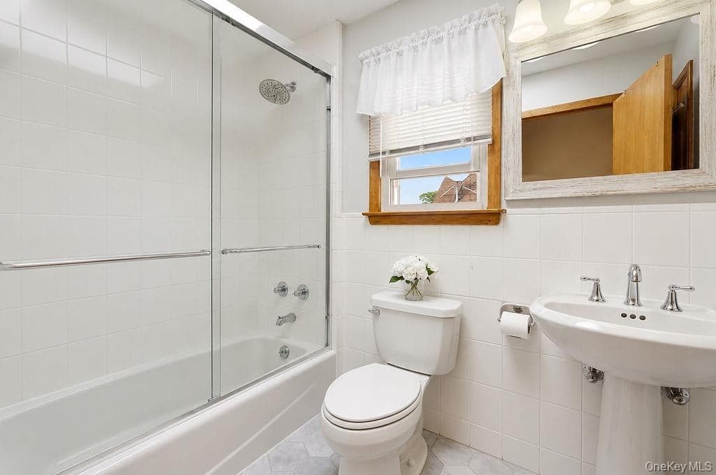 151-27 11th Avenue thumbnail 23