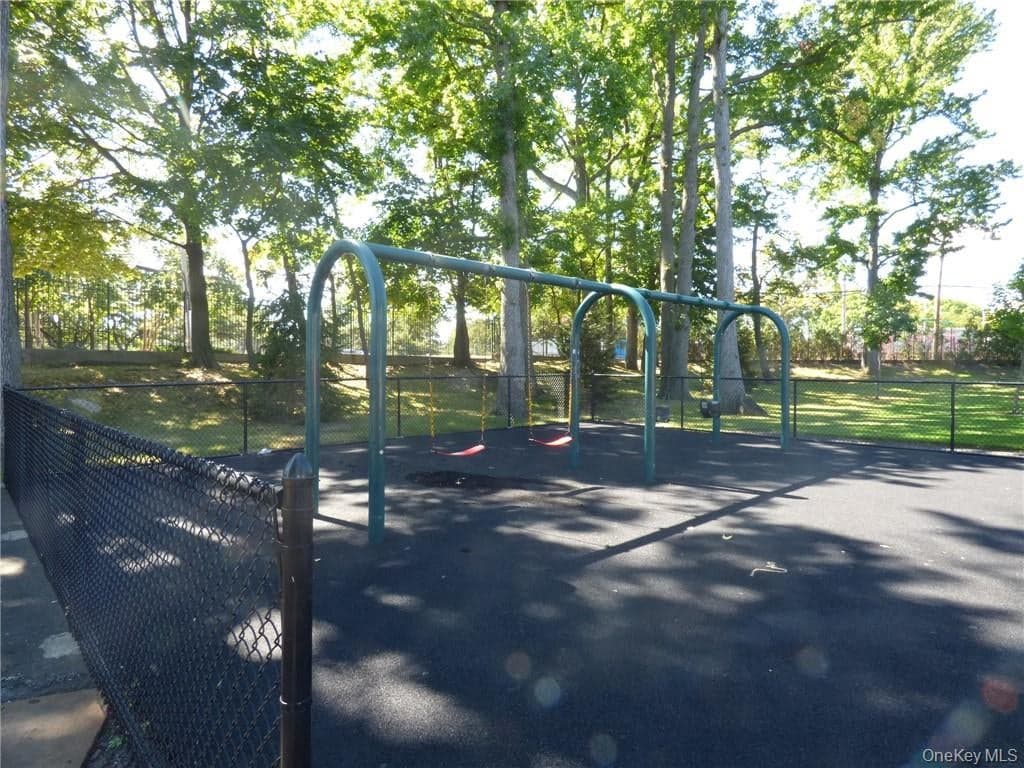65C Edgewater Park Unit: C thumbnail 24