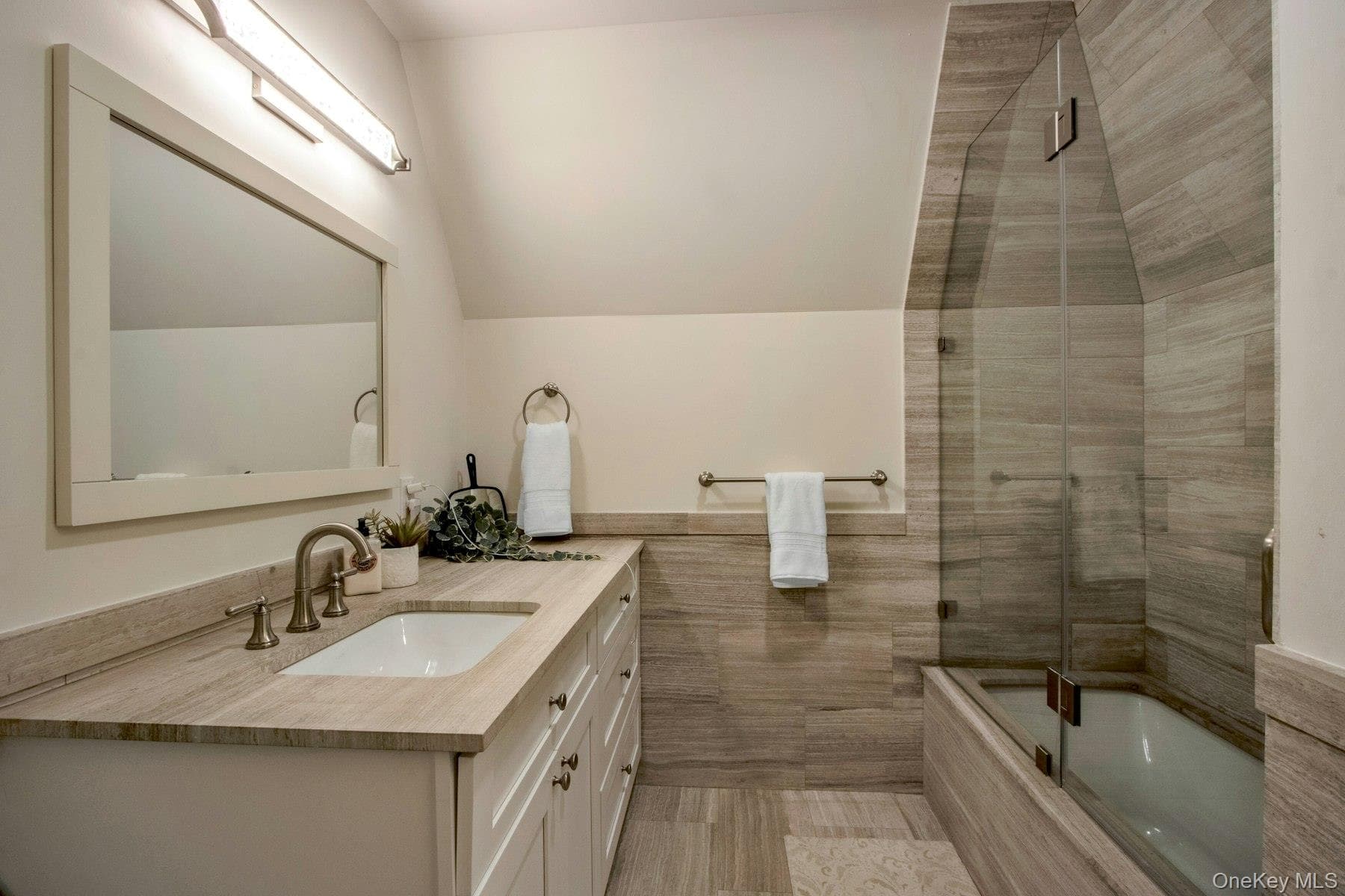 129 Washington Spring Road thumbnail 33