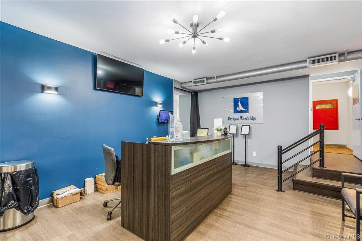 17-85 215th Street Unit: 11N thumbnail 33