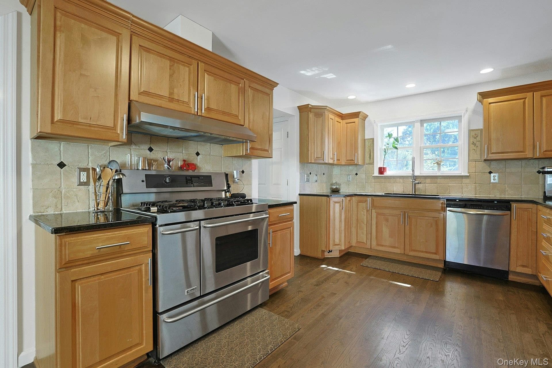 75 Franklin Avenue thumbnail 13