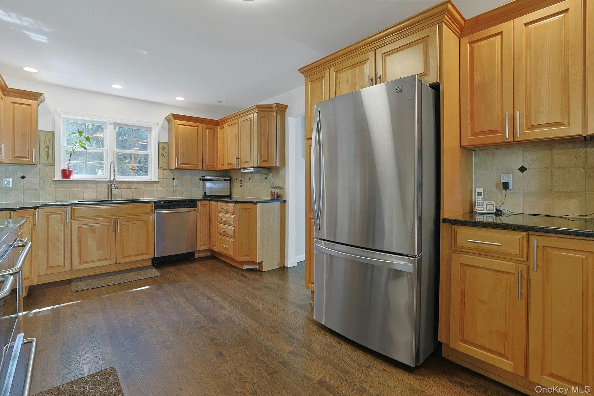 75 Franklin Avenue thumbnail 12