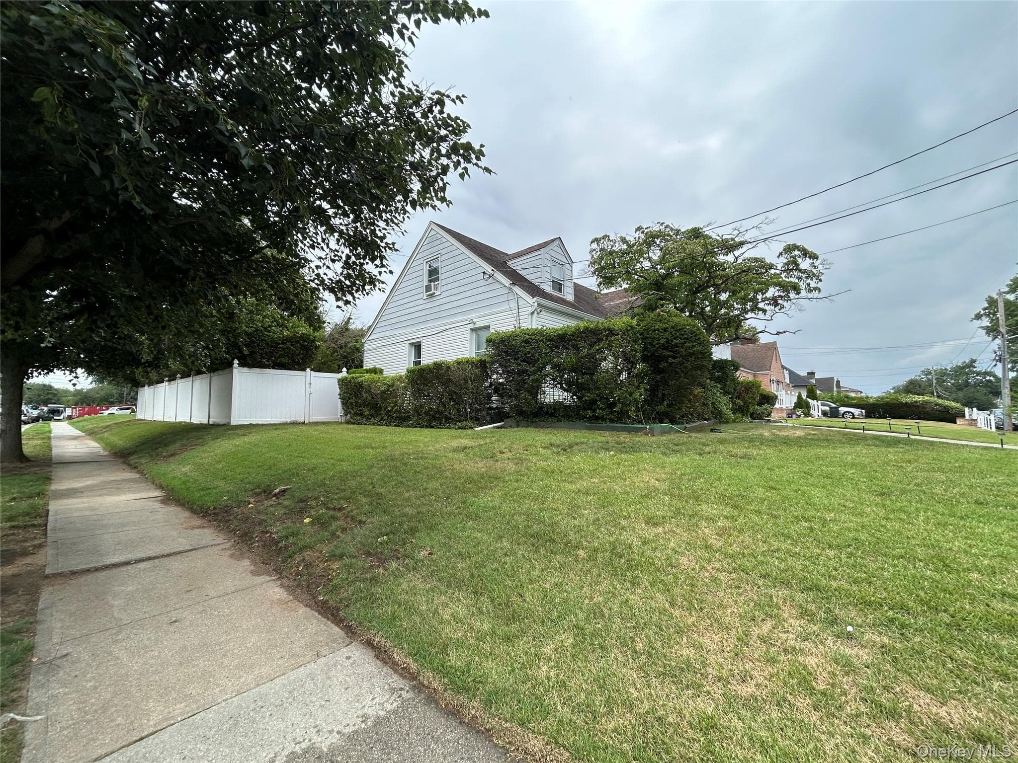 92 Melvin Avenue thumbnail 4