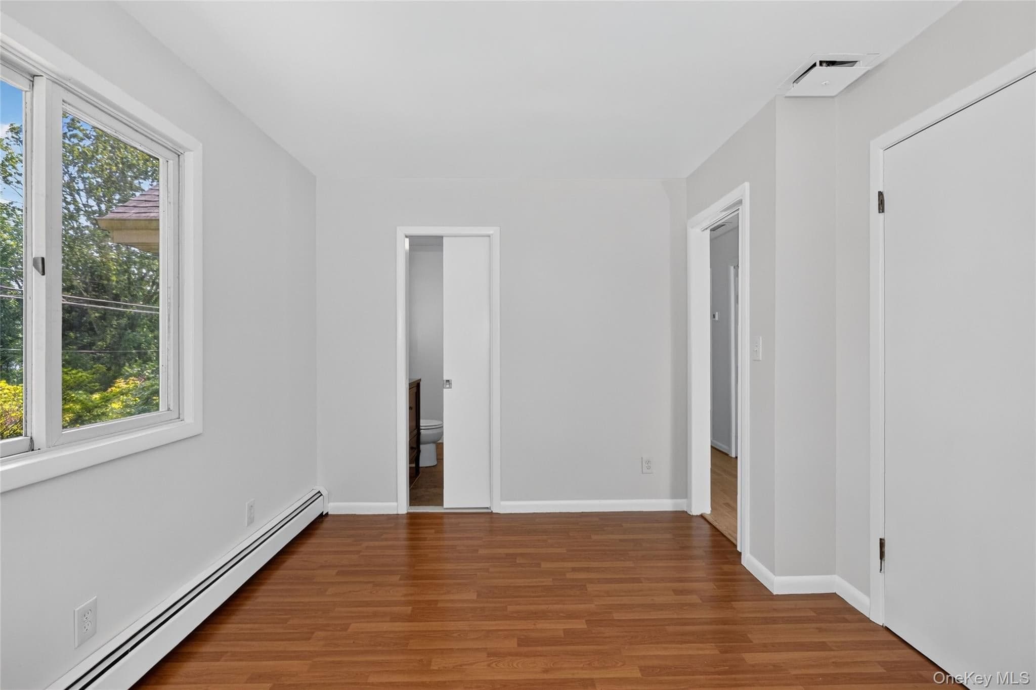 64 Bradley Street thumbnail 21