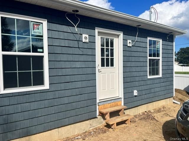 55 Corsica Street, Copiague
