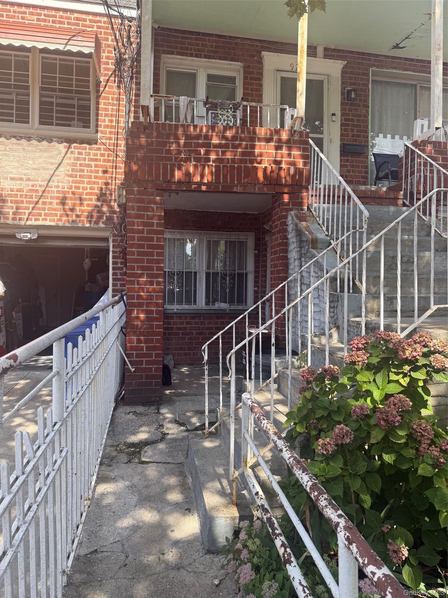925 E 227th Street thumbnail 2