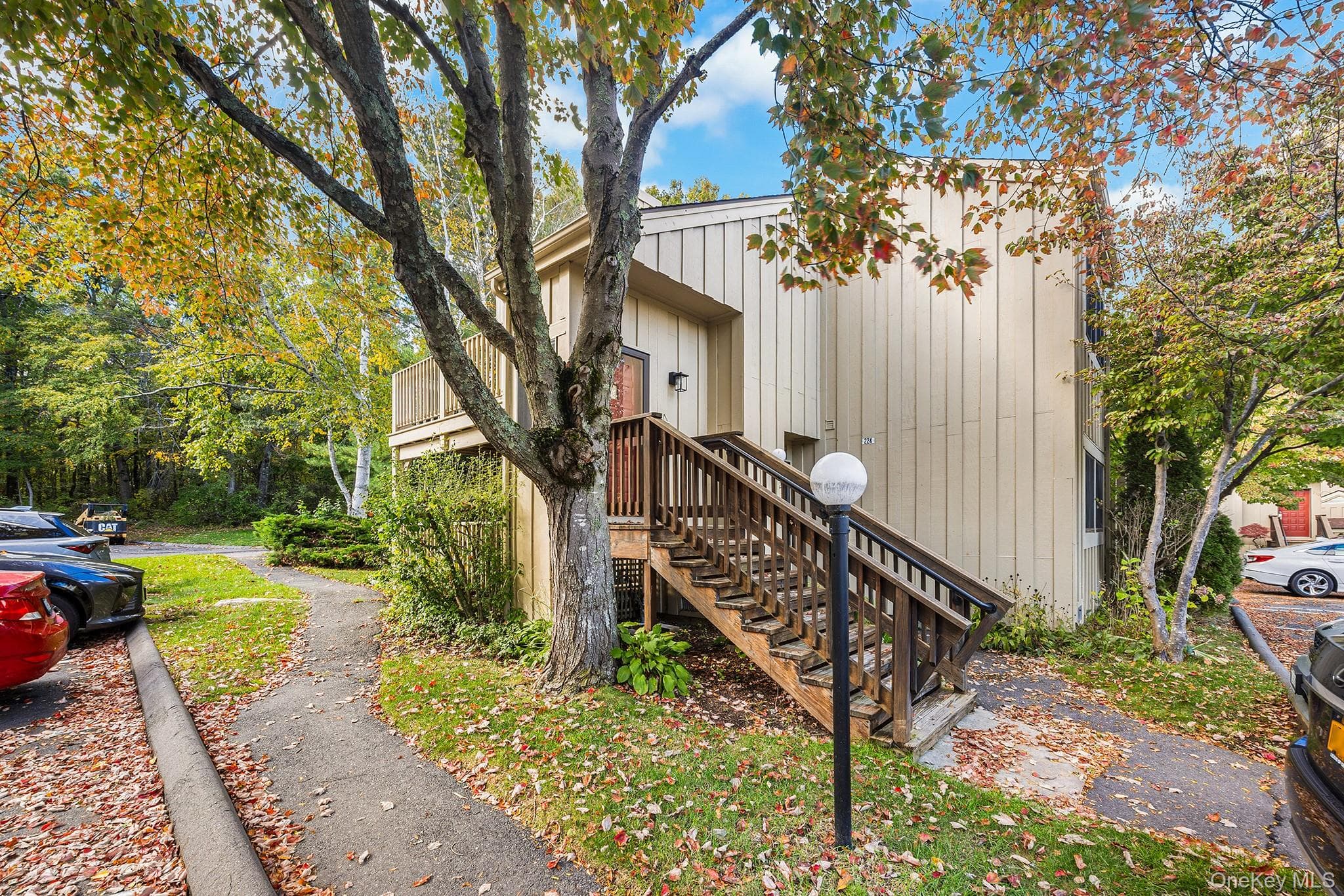 225 Lakeside Drive thumbnail 16