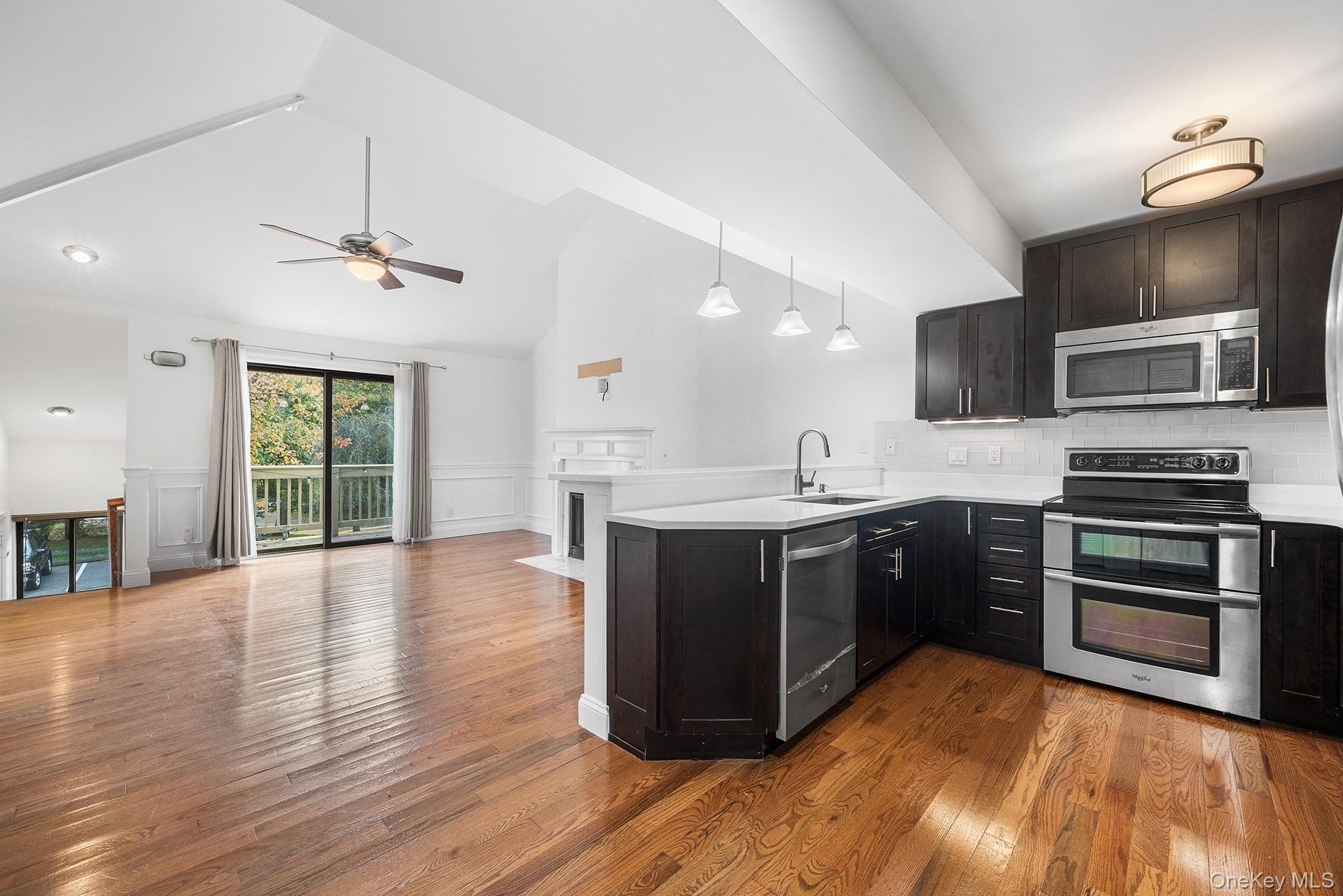 225 Lakeside Drive thumbnail 5