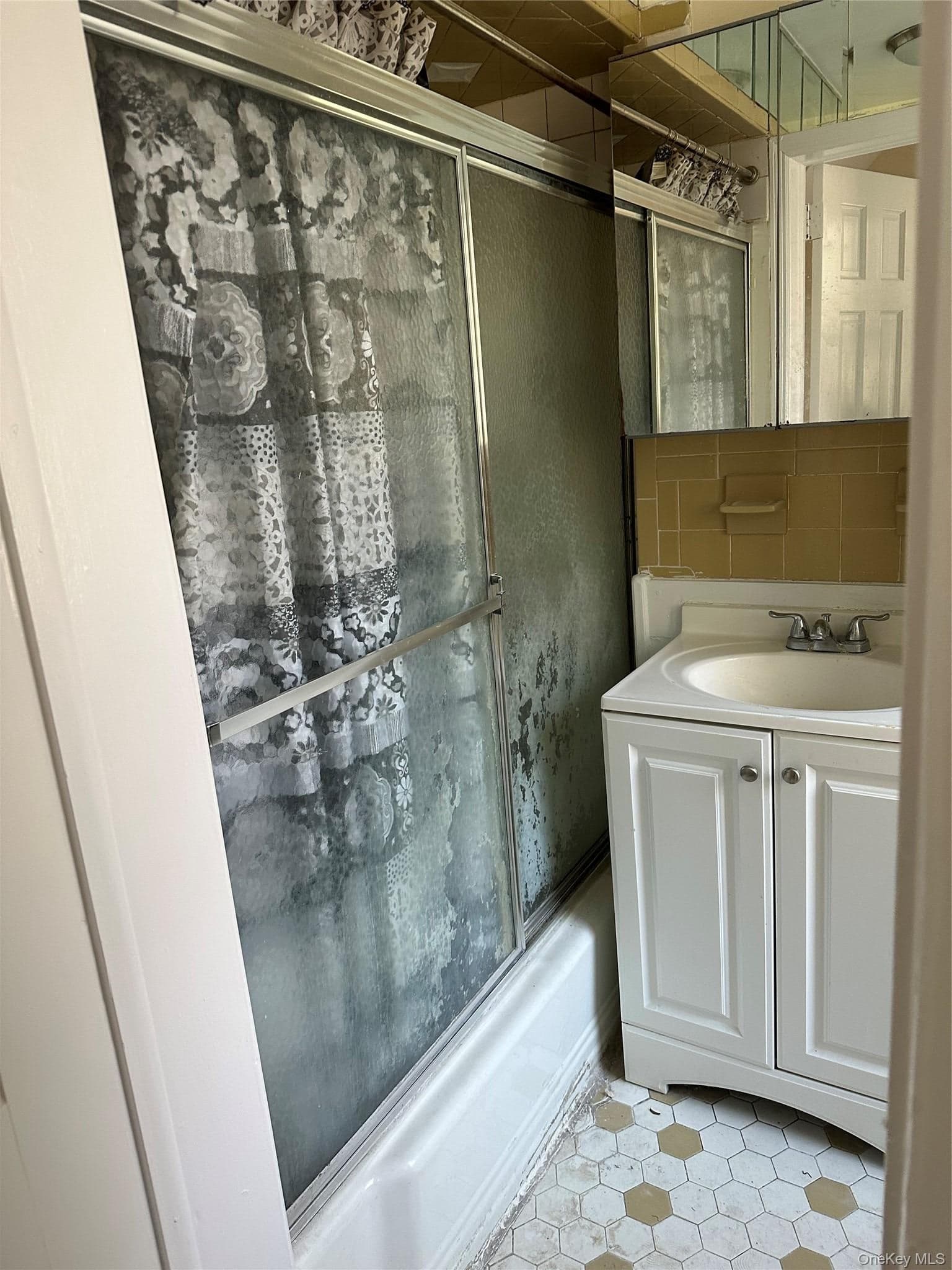 6 Snowden Avenue Unit: 4 thumbnail 12