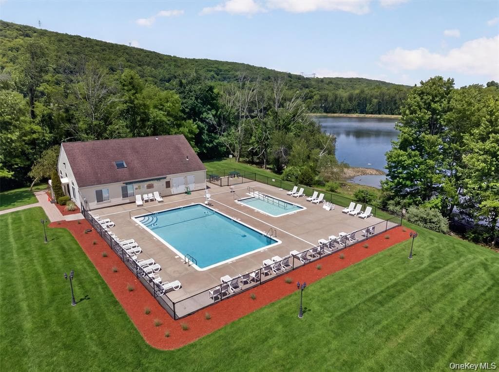 607 Mountain Laurel Drive thumbnail 36