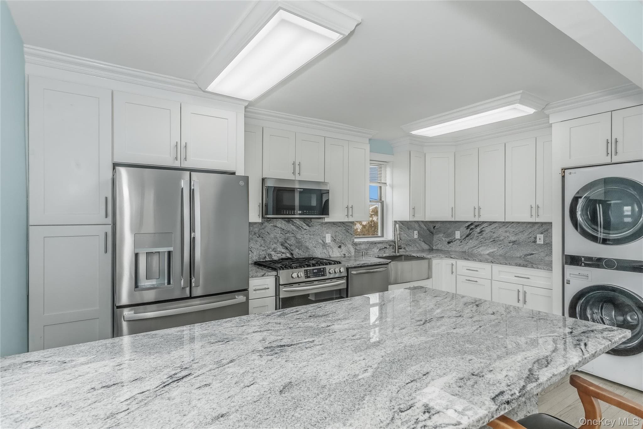325 E Park Avenue thumbnail 12