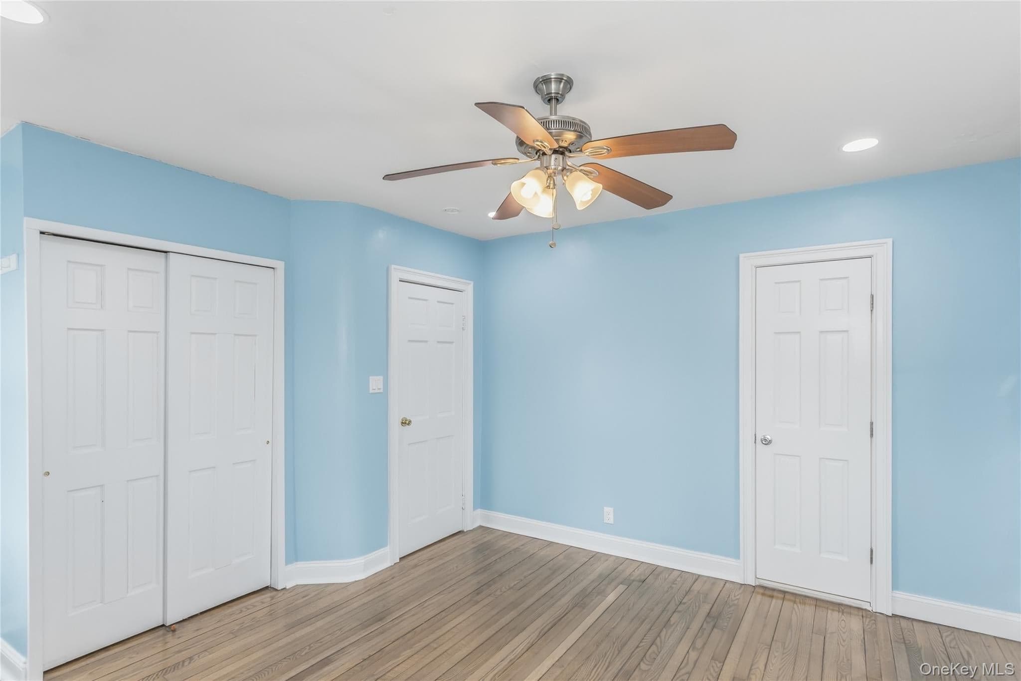 325 E Park Avenue thumbnail 17