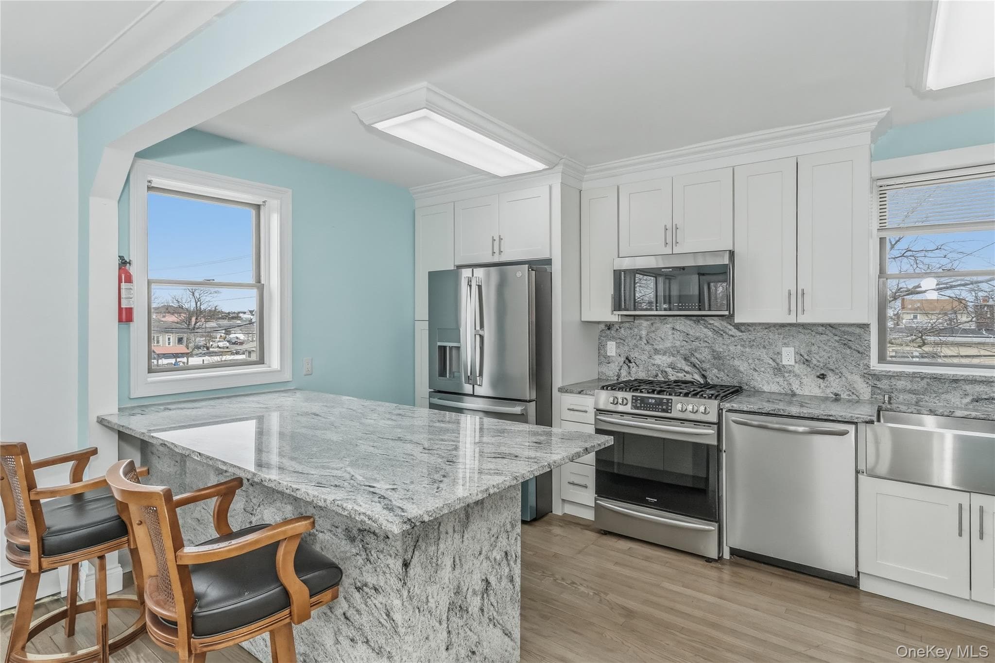 325 E Park Avenue thumbnail 11