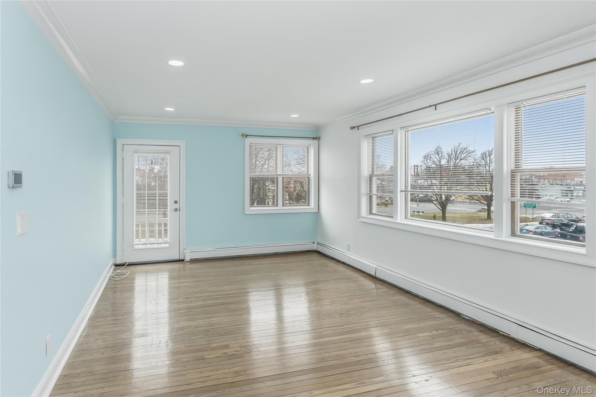 325 E Park Avenue thumbnail 8
