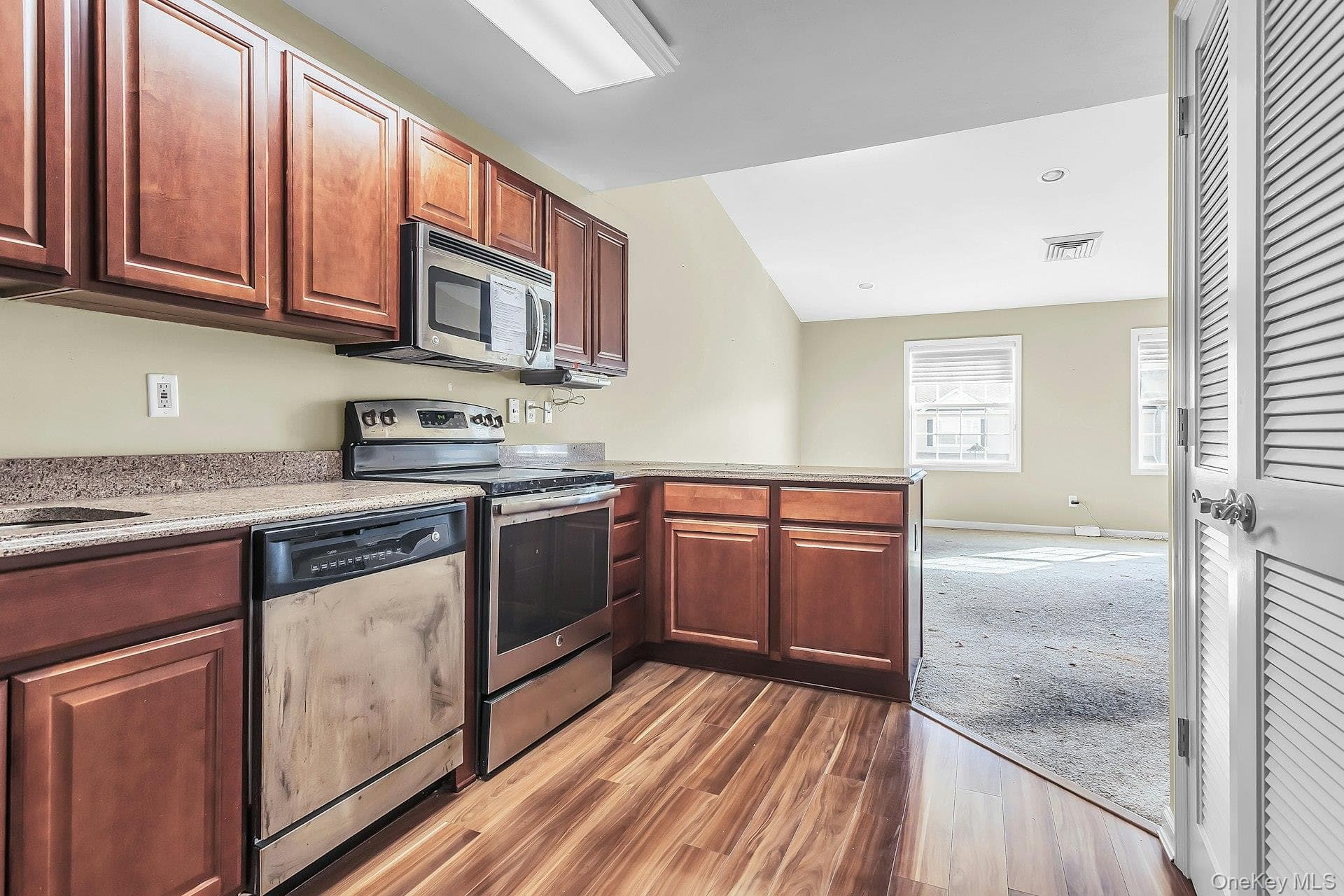 1128 Willow Lane thumbnail 9