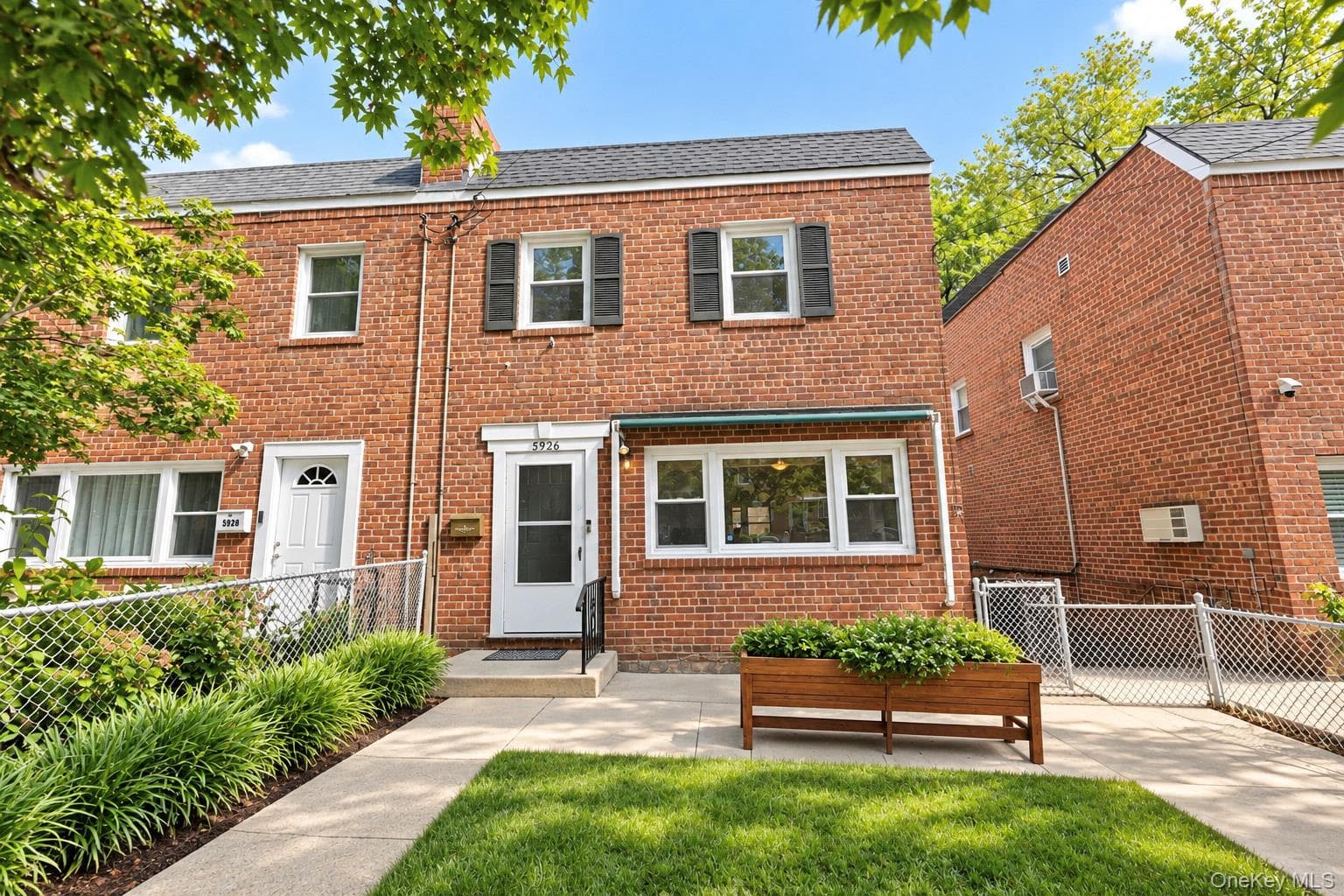 5926 Post Road photo 1