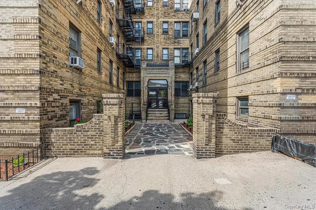 50-05 43rd Avenue Unit: 1K, Woodside